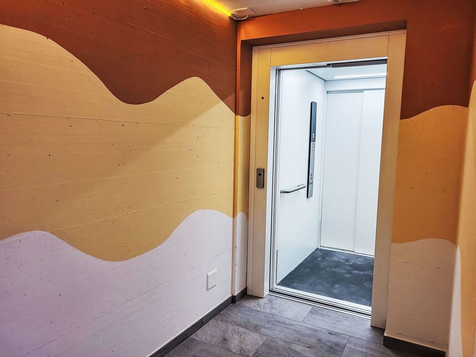 Wall, Wood, Flooring, Floor, Interior Design, Ceiling, Door, Wood Stain, Plywood, Paint