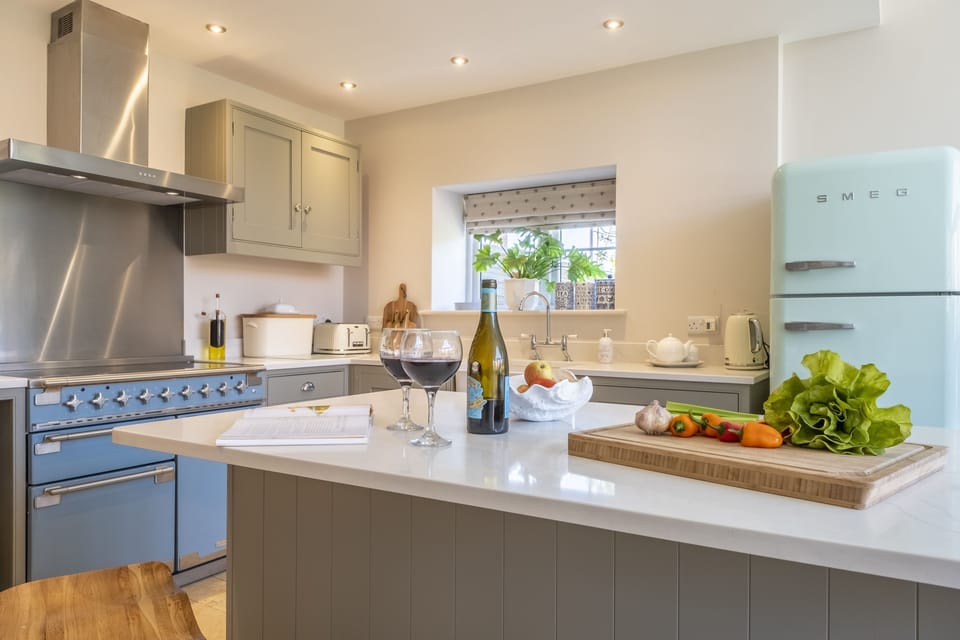 Ground floor: Kitchen  island