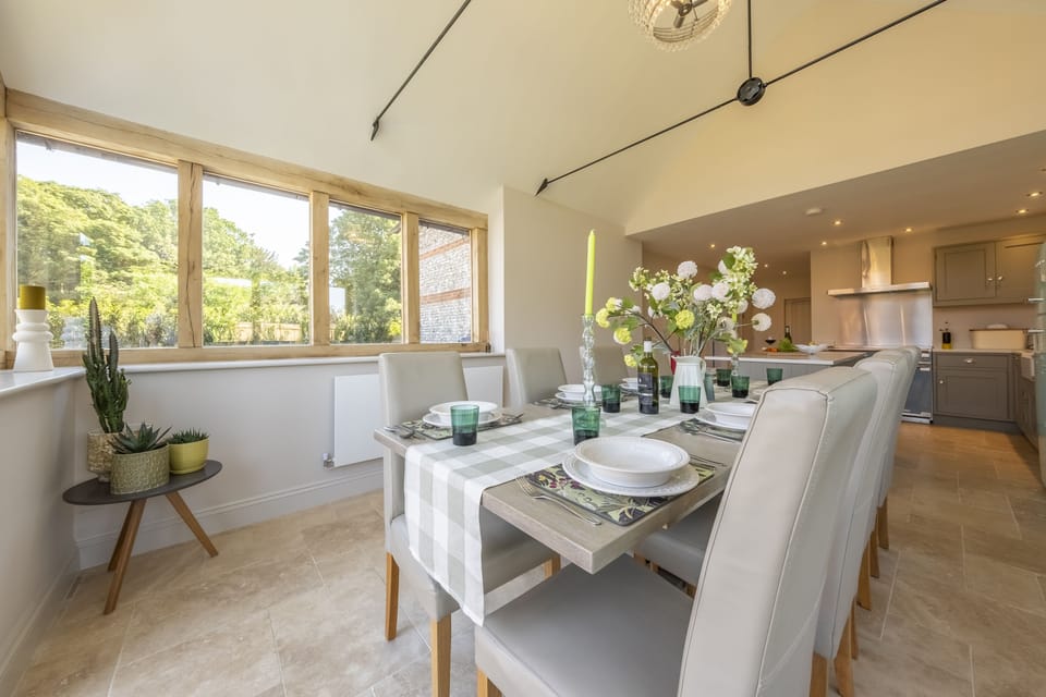 Ground floor: Dining area
