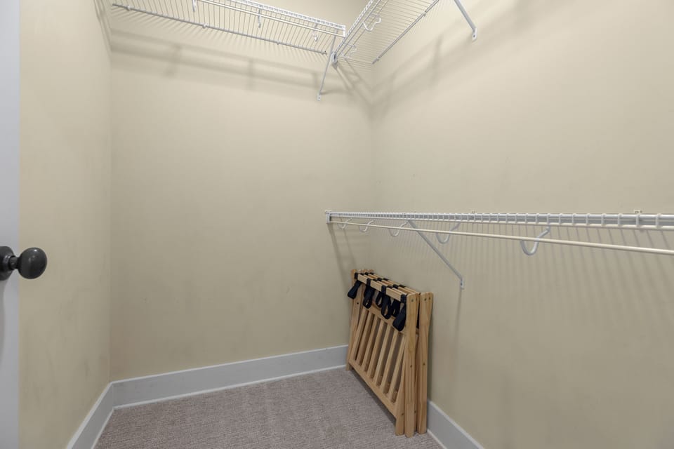 Master 2 Closet/Luggage Racks