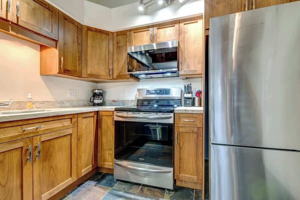 Full Kitchen with Induction Oven