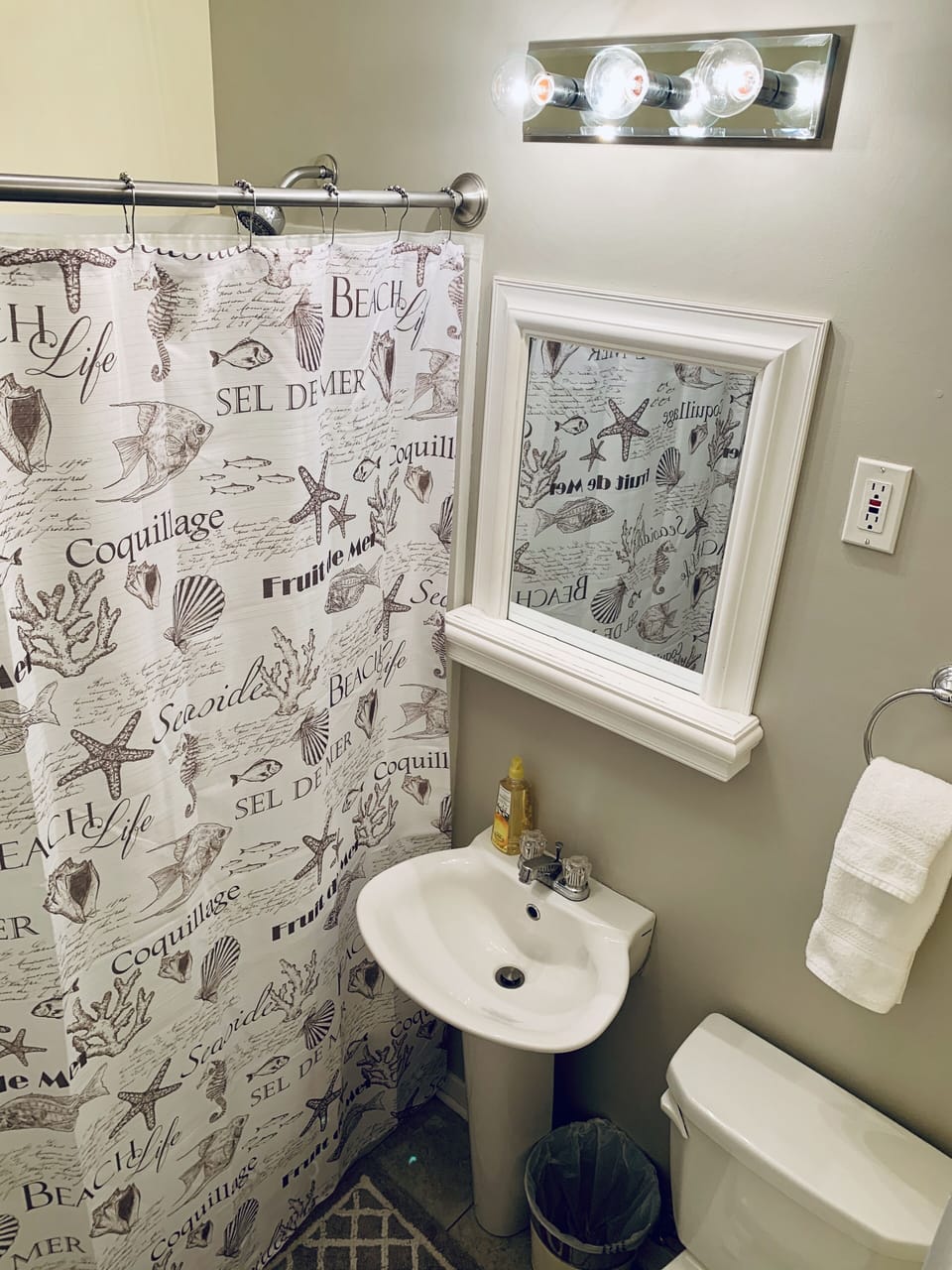 Small full bathroom, with stocked towels, TP, shampoo, conditioner and soap