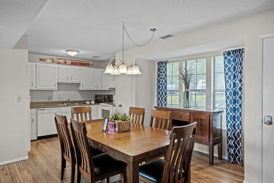 Dining Table View 2