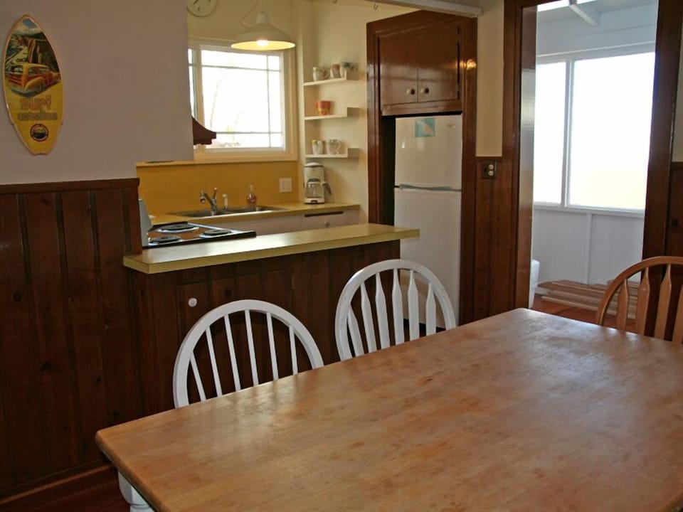 10-225 Claressa_dining to Kitchen_021.jpg