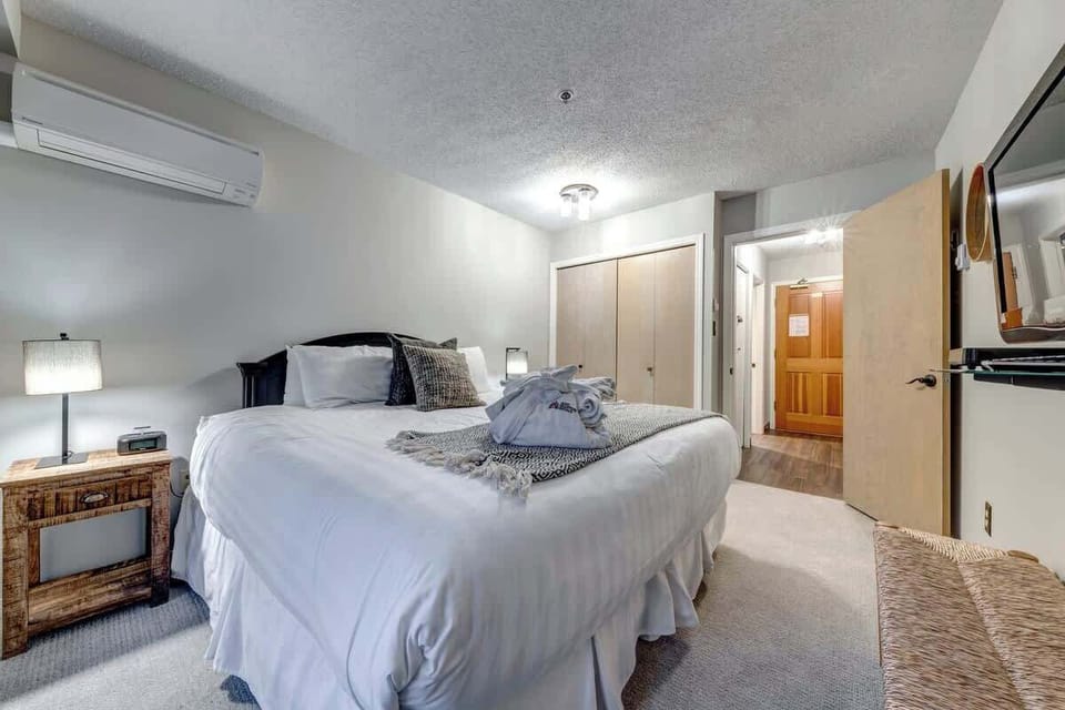 King split bed can be two singles