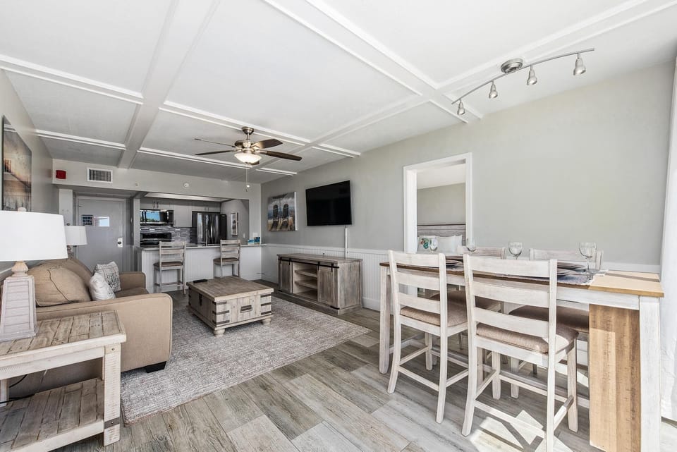 101 livingroom diningroom