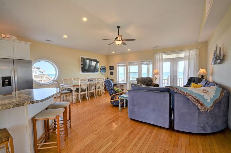 Living Room c
