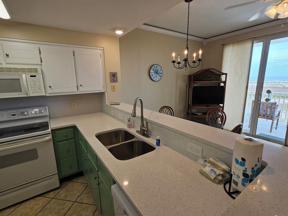 Fully equipped kitchen