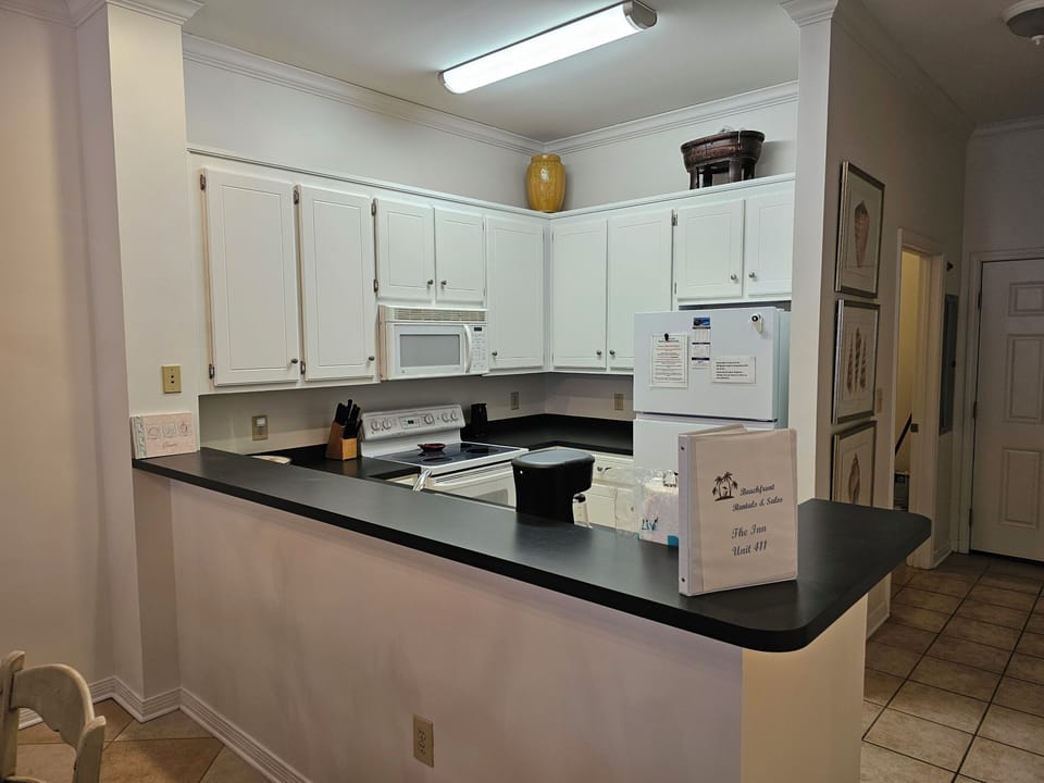 Kitchen - kitchen & microwave