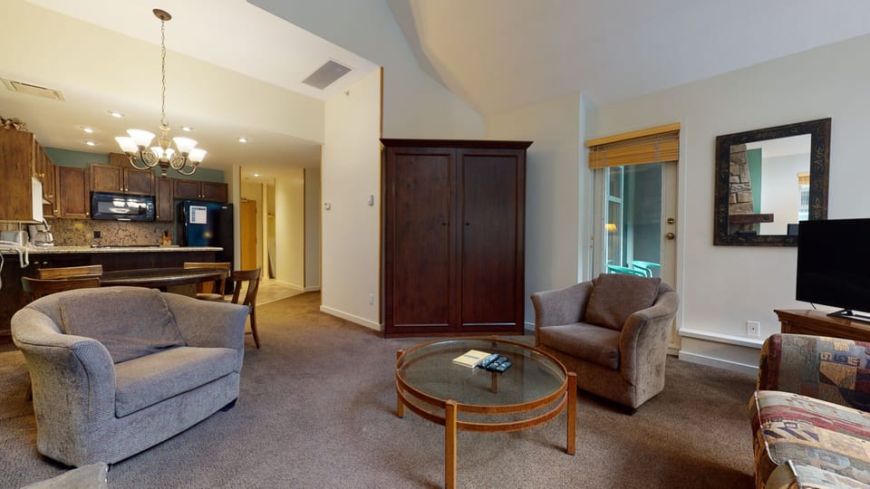 Livingroom with murphy bed