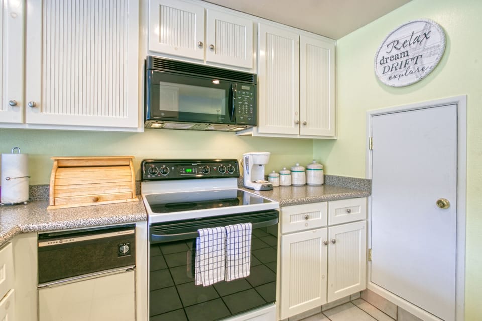 B44 - kitchen2