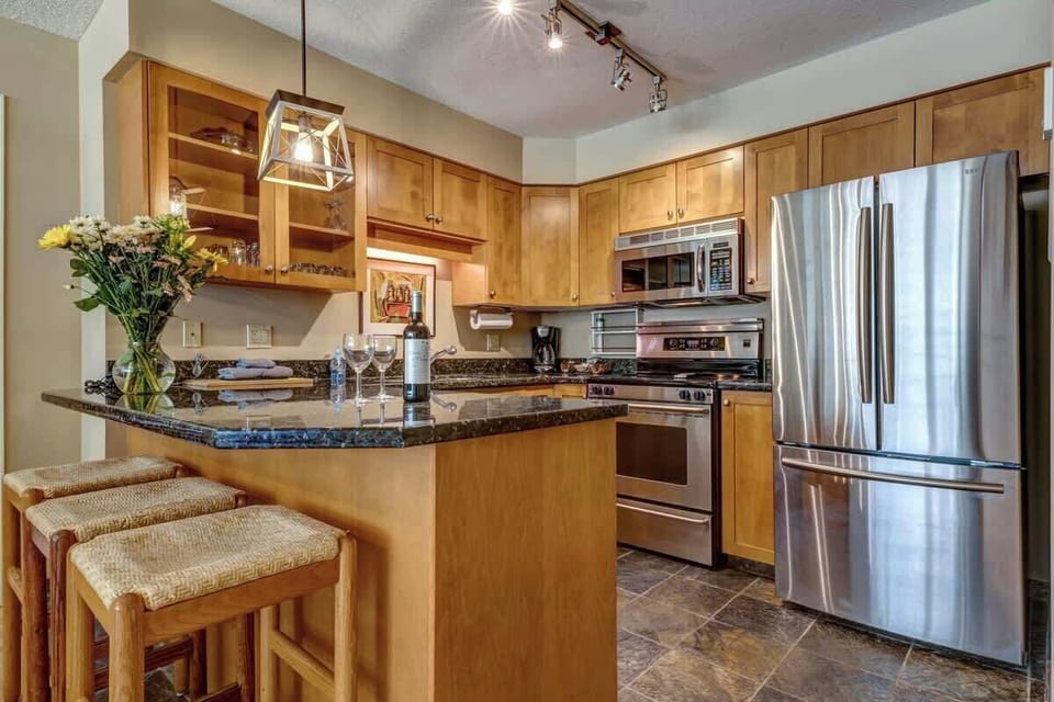 Full Kitchen