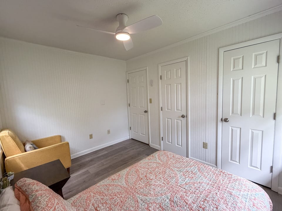 Double Bedroom (alternate view)