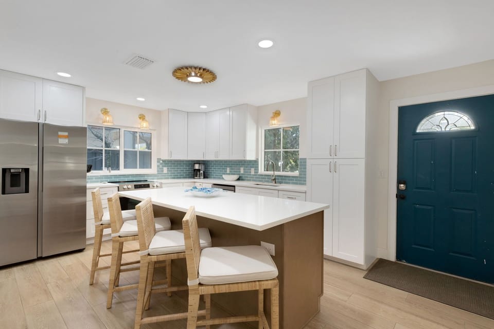 Comprising a spacious main house and a Casita, this property is the ultimate compound for reunions and large groups.
