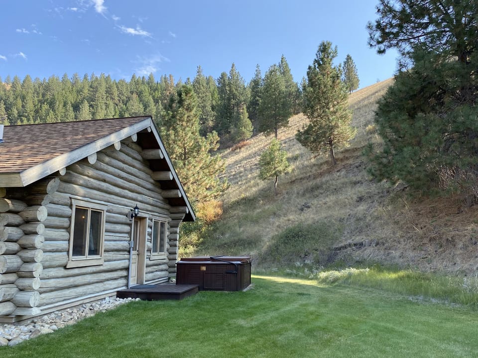 Ponderosa Exterior