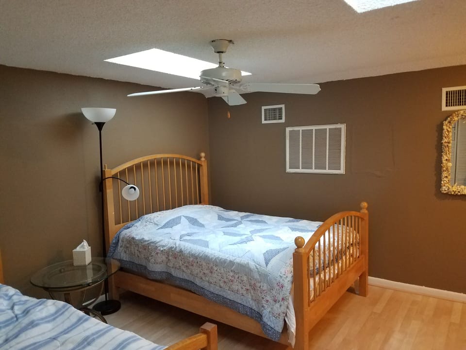 3rd bedrrom with Full size bed