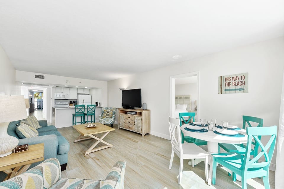 108 Dining/Living room