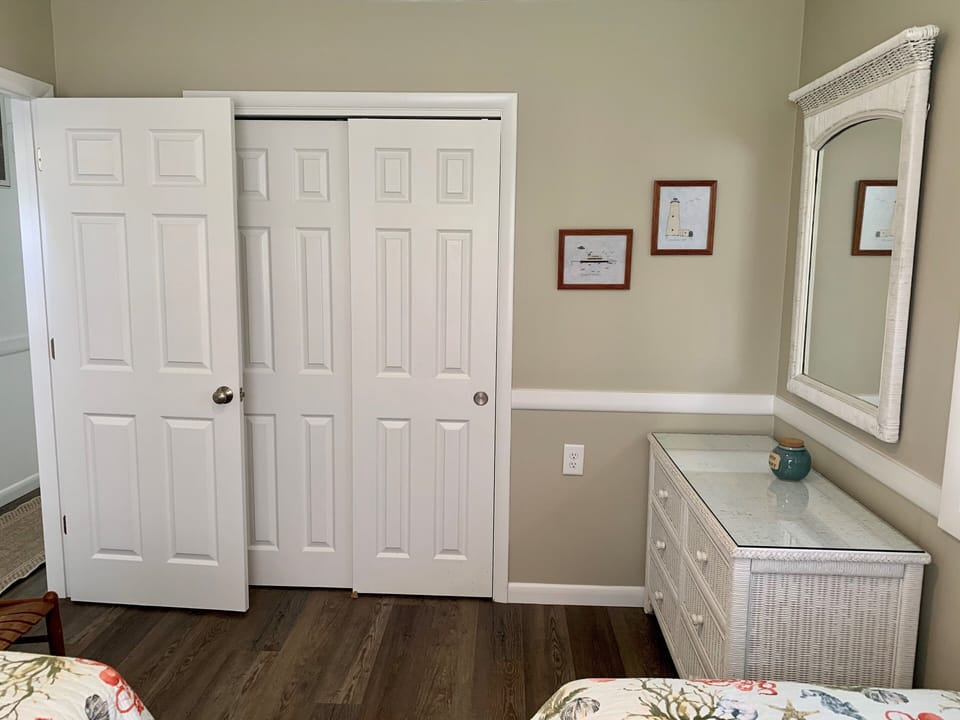 Two Twin Beds (alternate view)