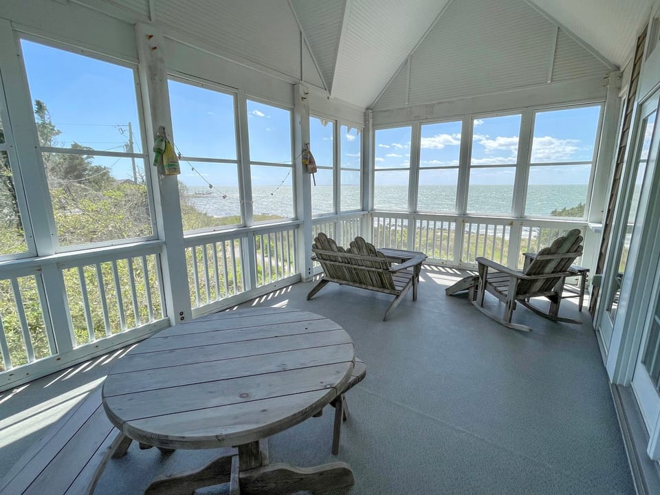 Screened Porch, Second Floor