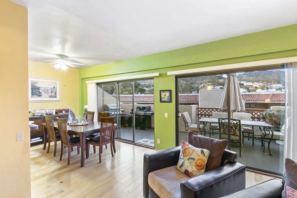 C54 - Living Area to Balcony