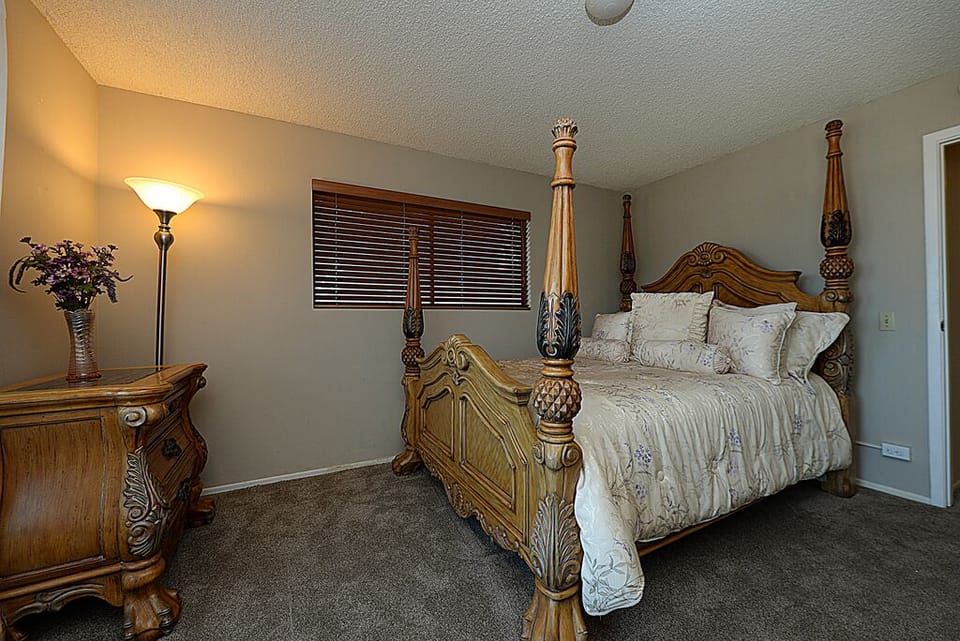 123UT-Bedroom 3- Catalina Island Vacation Rentals.jpg