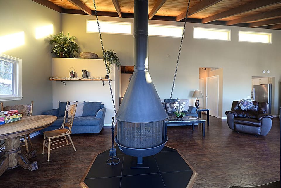 123UT-liv-Catalina Island Vacation Rentals.jpg