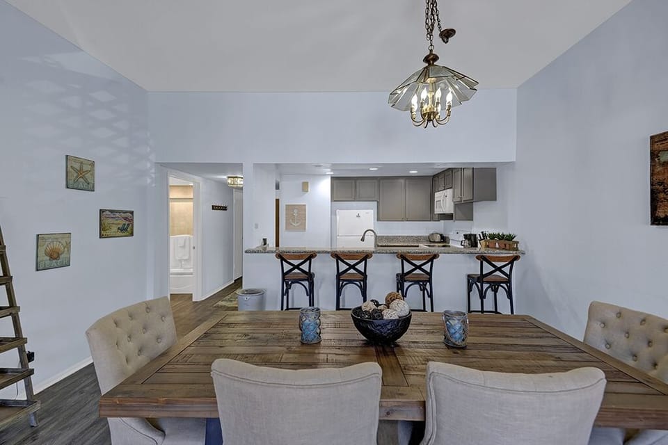 OVER DINING ROOM TABLE mls.jpg