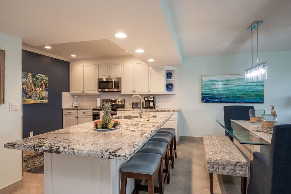 Top of the line renovated kitchen - Everything you need to cook a splendid dinner while on vacation