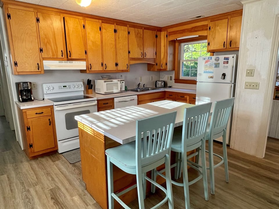 Second Floor Kitchen with Breakfast Bar