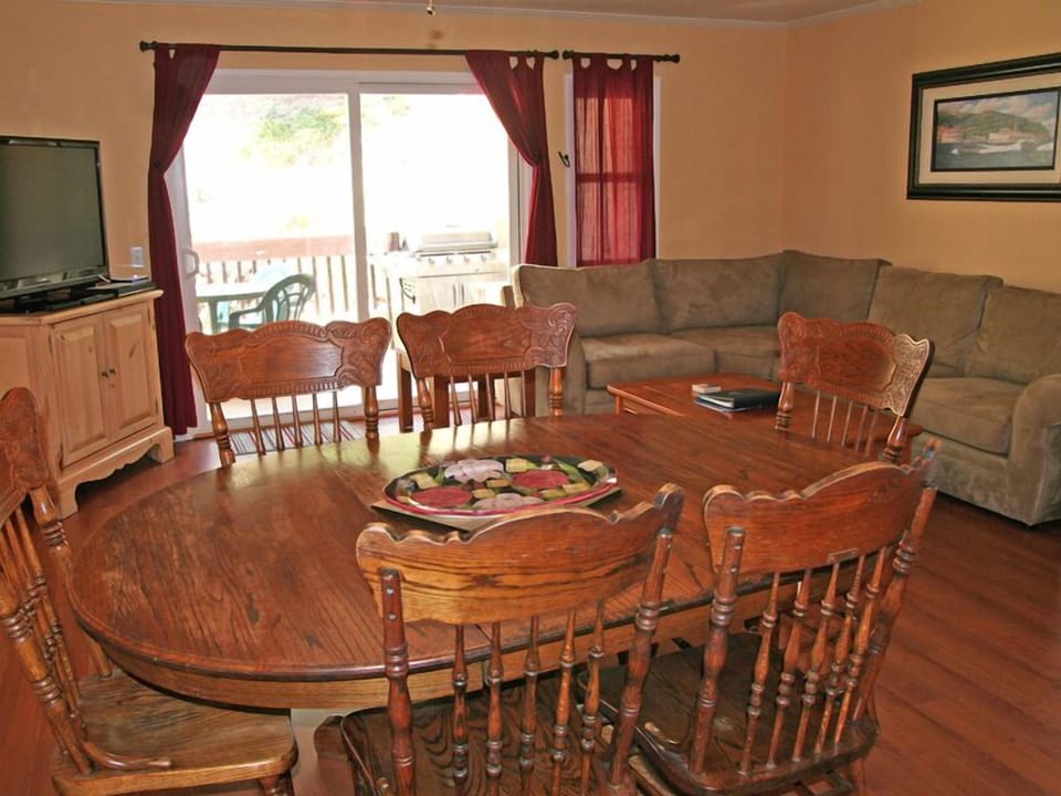 2-57 Sol Vista_Great Room_007.jpg
