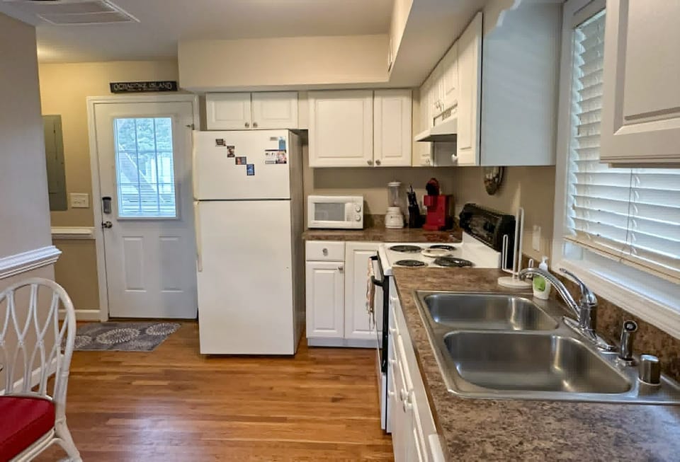 Kitchen and Entry (alternate view)