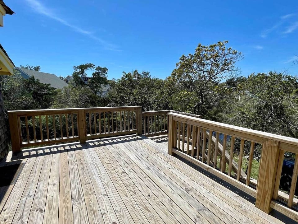 Entry Deck