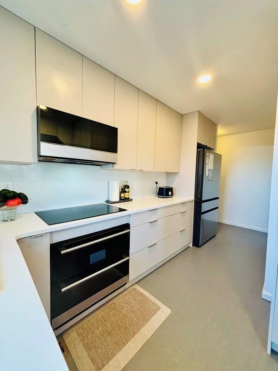 Kitchen (alternate view)