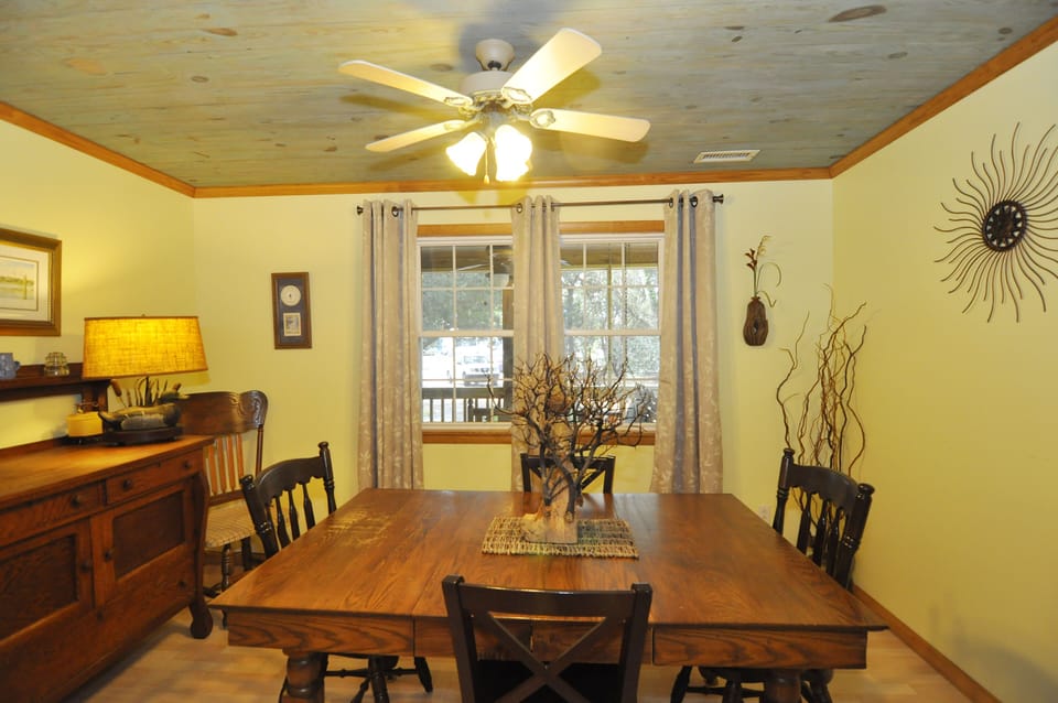 Dining Room (alternate view)