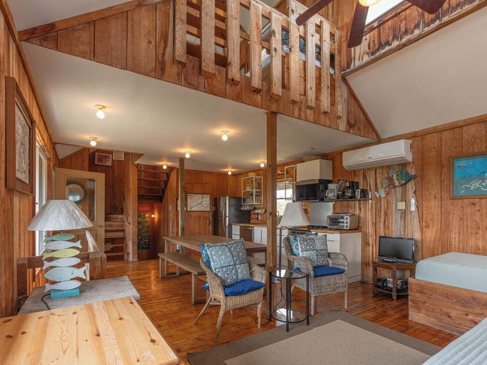 Living Area (alternate view)