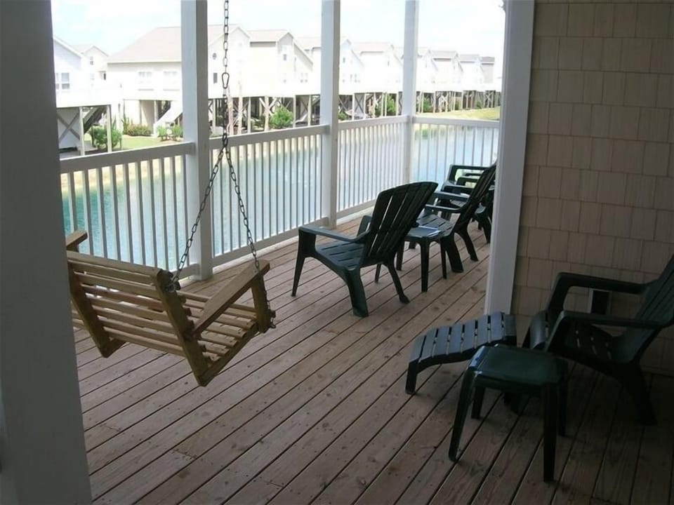 Get the swing! After a great day at the beach, watch the wildlife in the lagoon.