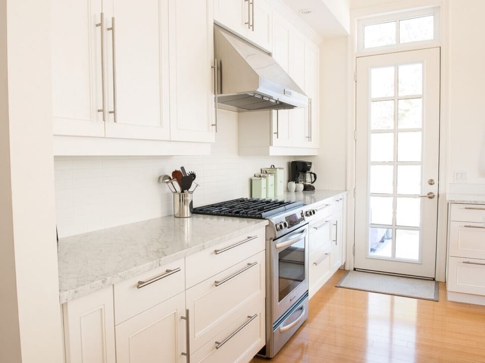 Fully equipped Kitchen - Peaks On Gate Street - Niagara-on-the-Lake.jpg