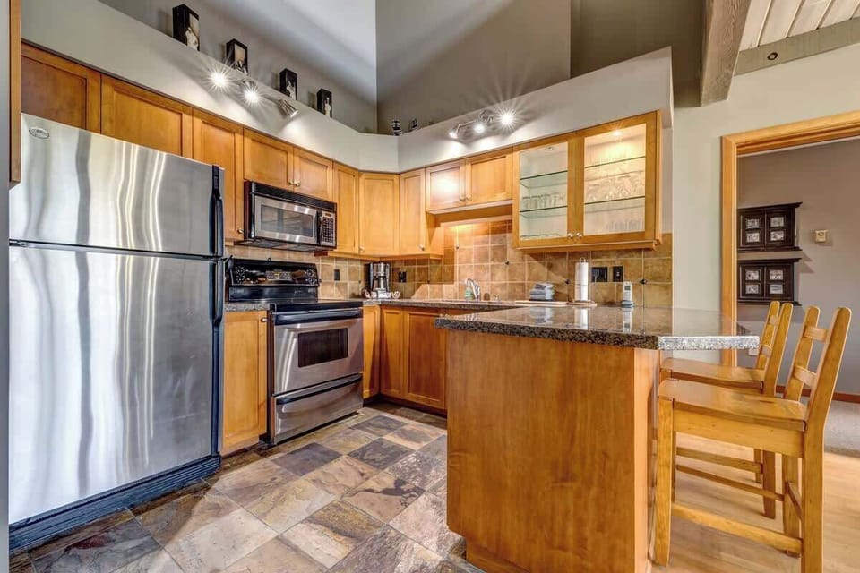 Full Kitchen