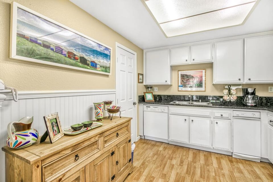 C50 - Kitchen Area