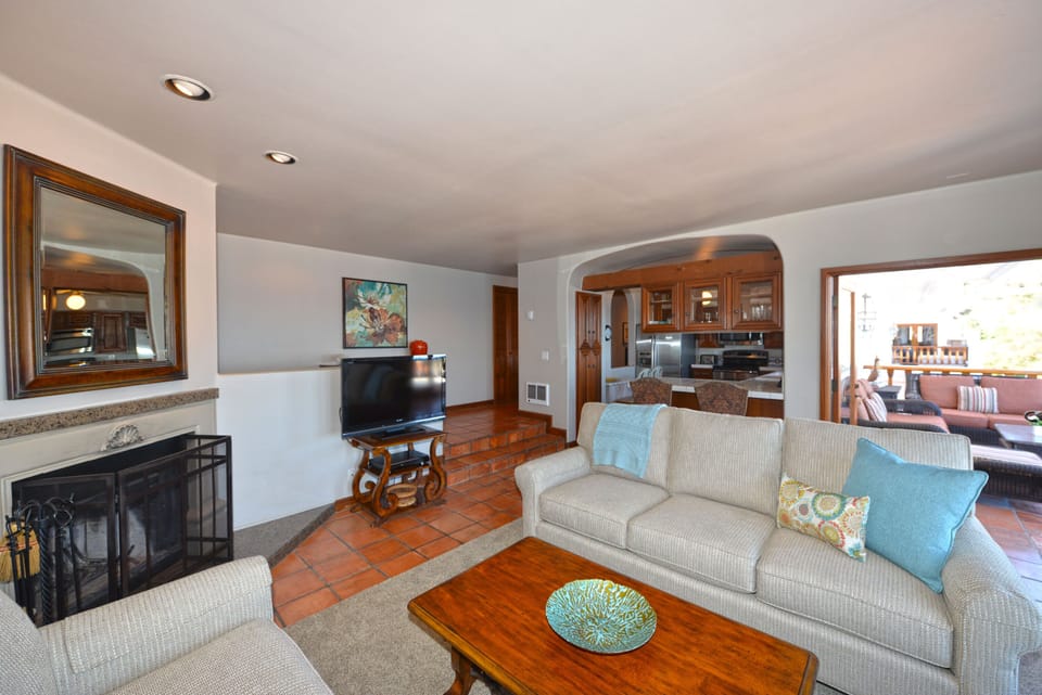 H319---Living-Room-with-Fireplace.jpg
