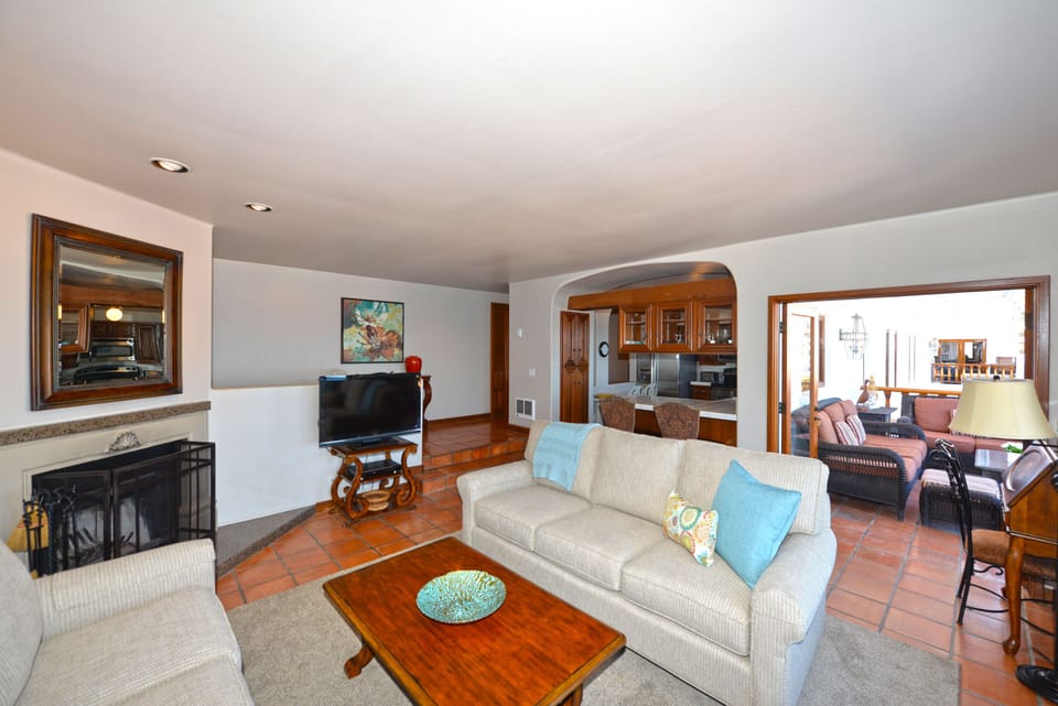 H319---Living-Room-to-Balcony.jpg