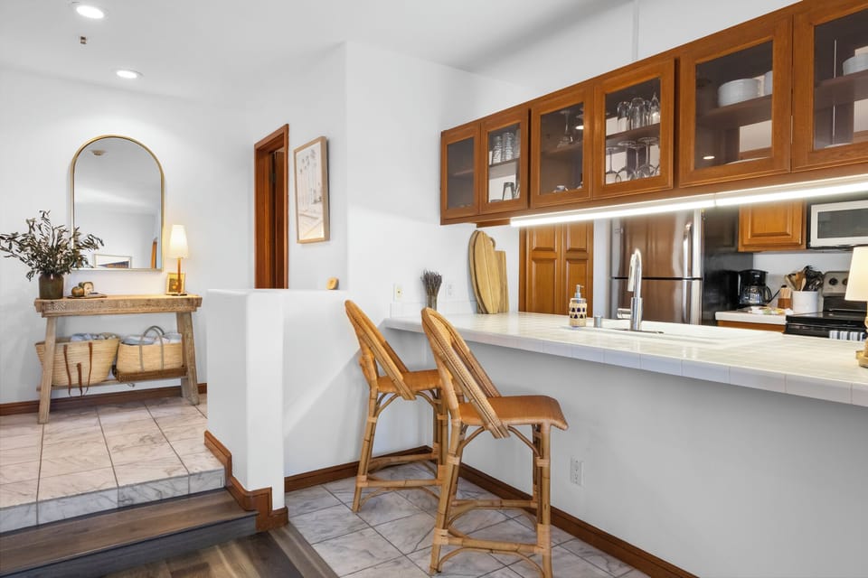 H228 - Breakfast Bar