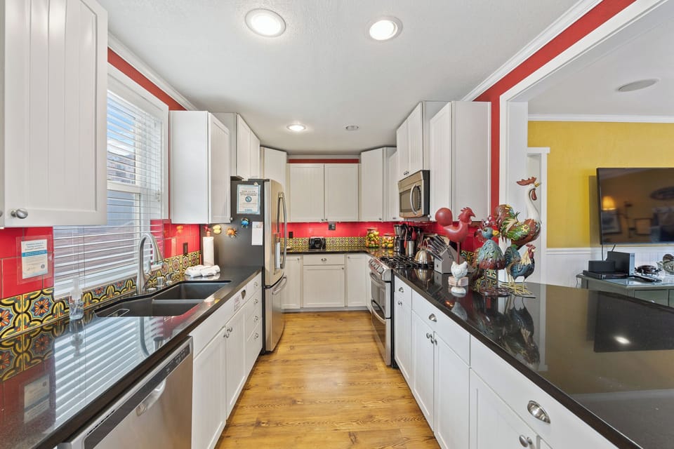 315EU -Kitchen Area