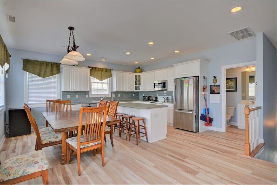 Kitchen - Dining b