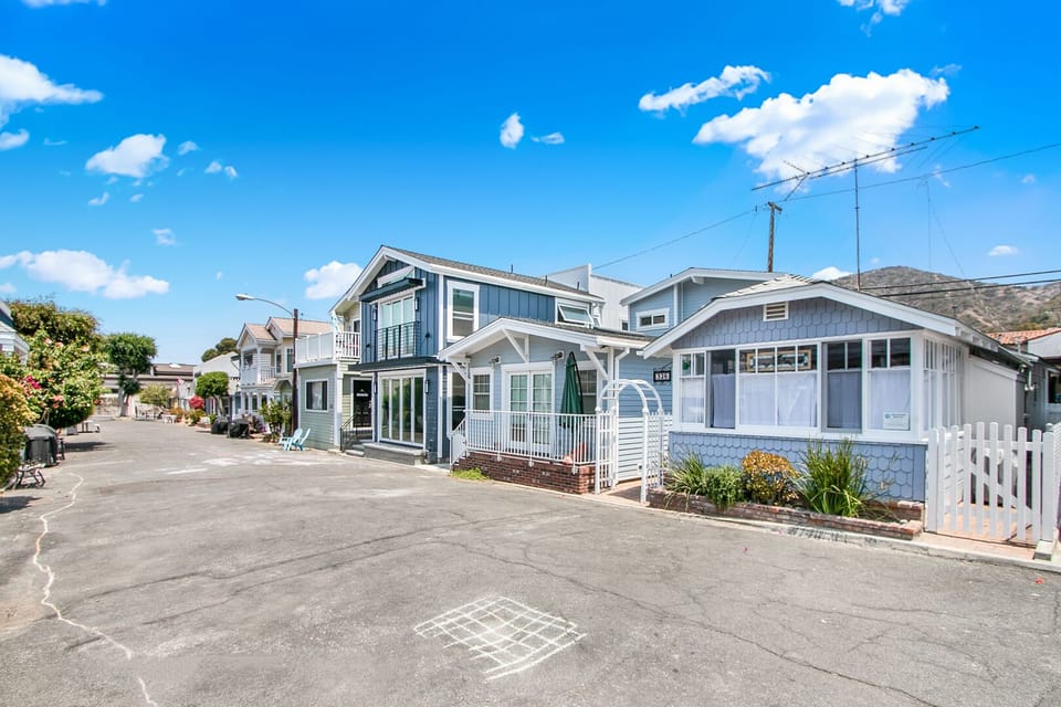 326E - Street view