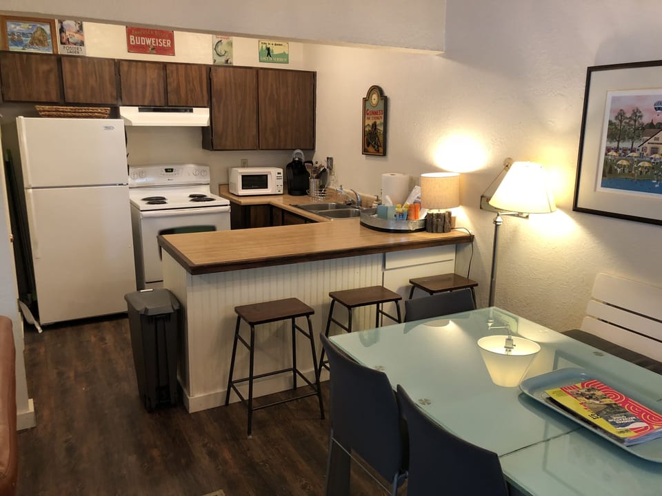 Breakfast bar