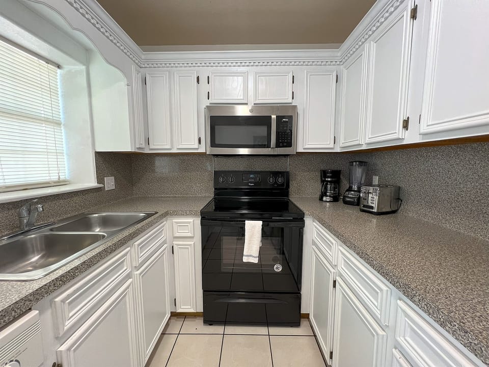 Kitchen with all your necessities!