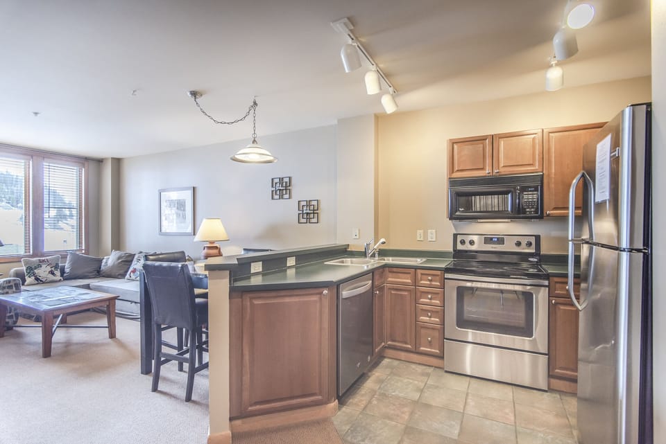 Kitchen - Great counter space and lighting.