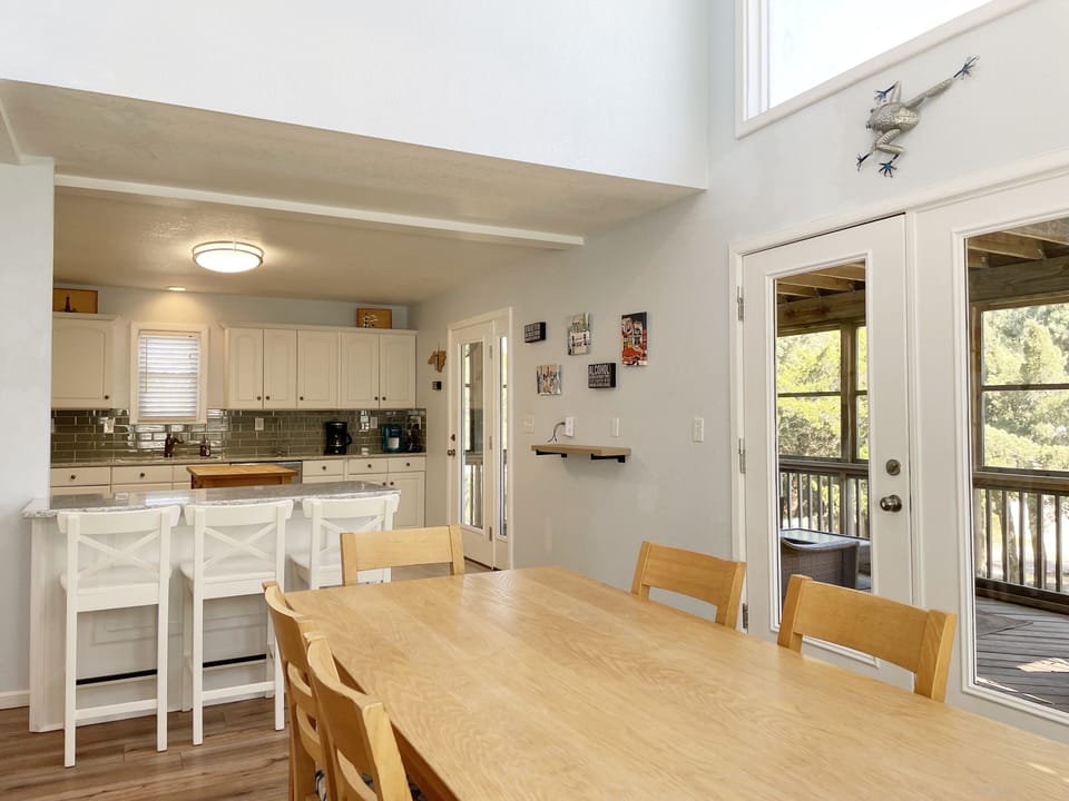 Dining Table (alternate view)