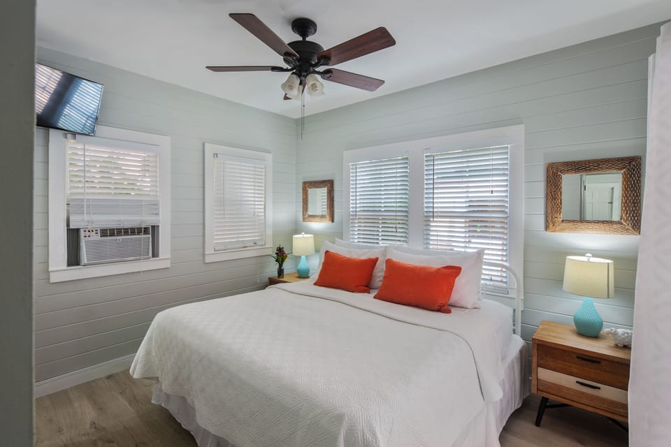 Don't forget the ceiling fan and dual bedside lighting.